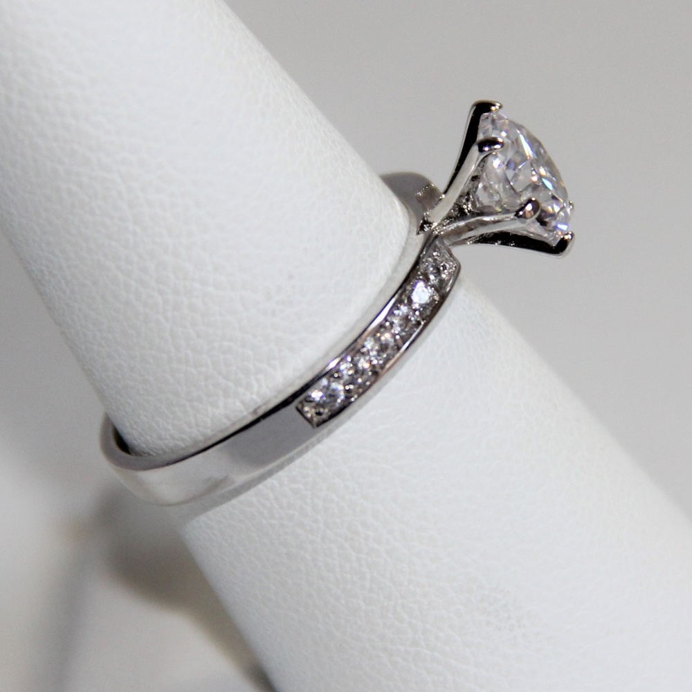 2.43 Carat Cz Solid Silver Ring - image 2